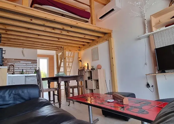 Studio Dans Village Idyllique Entre Mer Et Vignes